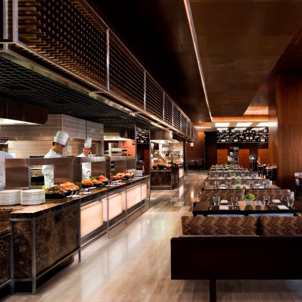 澳門JW萬豪酒店自助餐2人同行優惠!4任食海鮮/牛扒/北京填鴨