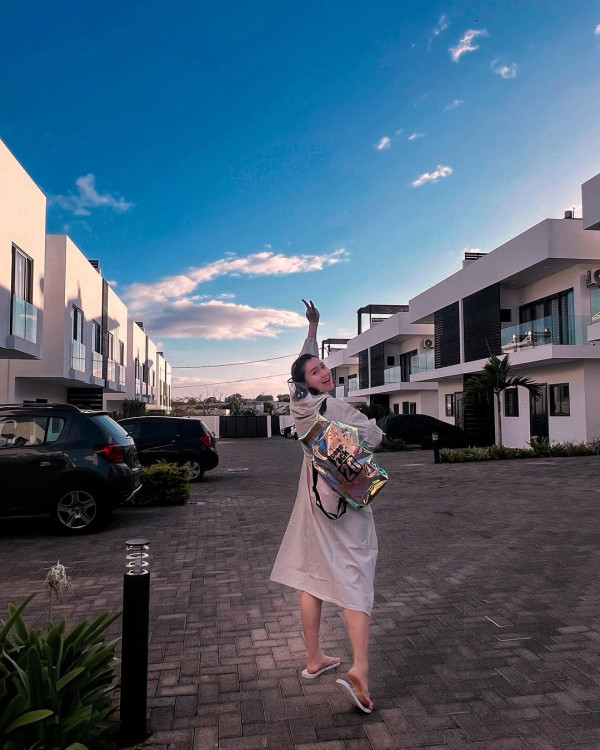 陳凱琳鄭嘉穎帶3個囝囝去泰國!著全紅色家庭裝勁溫馨!