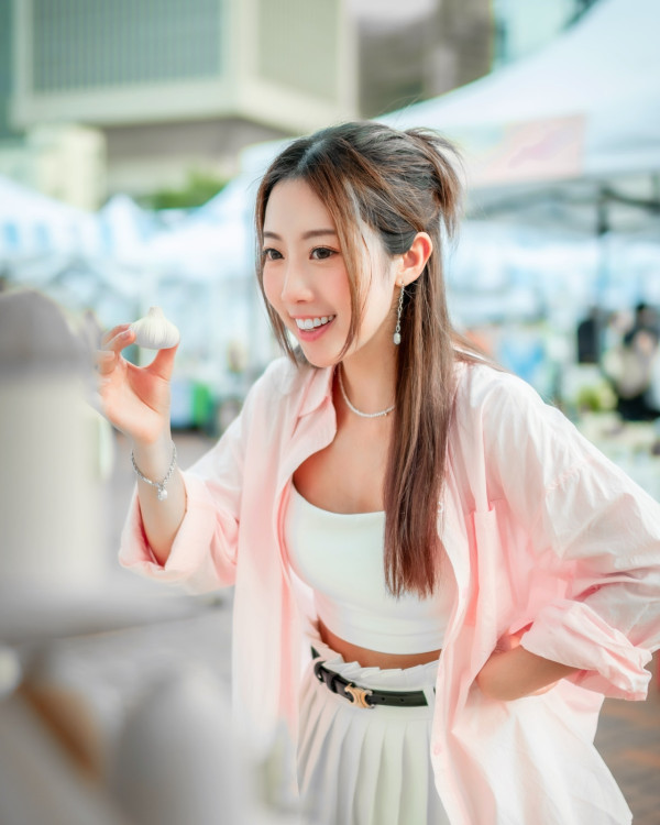 前J2咪神大曬噴血出浴照惹人遐想！邪惡角度浴缸自拍力谷新旅遊節目 