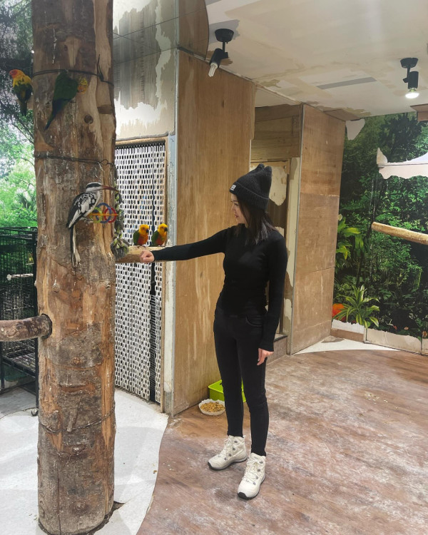 陳庭欣罕晒火辣泳衣相玩透視！洶湧胸形畢露震撼網民眼球！ 