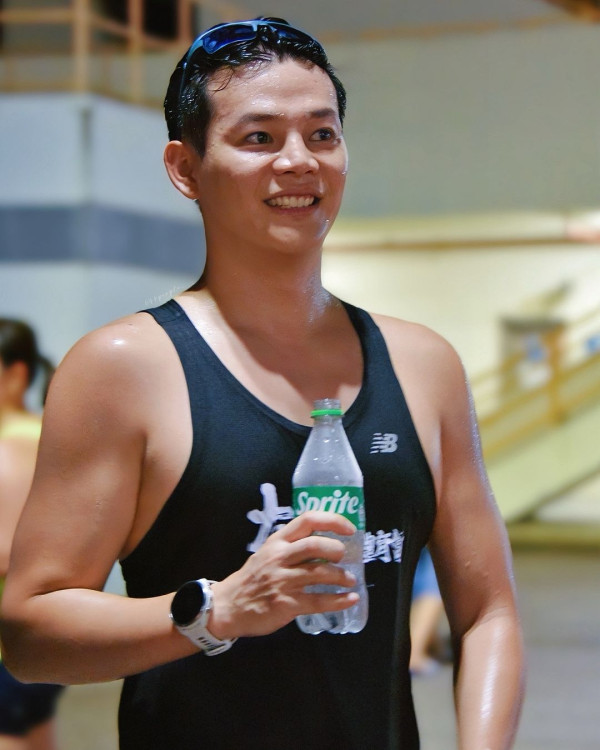 菊梓喬澳門工作與緋聞男友同行？ 保錡Po打卡相一線索疑「洩密」 