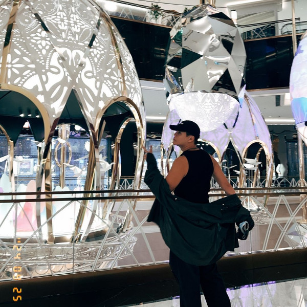 菊梓喬澳門工作與緋聞男友同行？ 保錡Po打卡相一線索疑「洩密」 