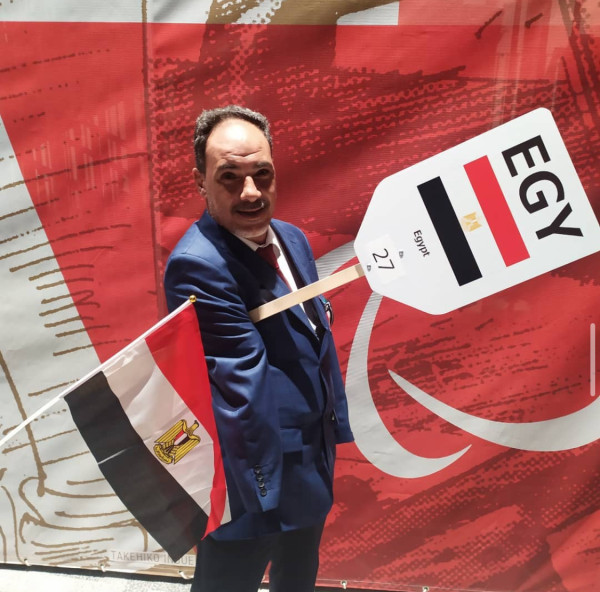 巴黎殘奧|失去雙臂乒乓球選手口持球拍、用腳發球 堅持逾40年三戰奧運