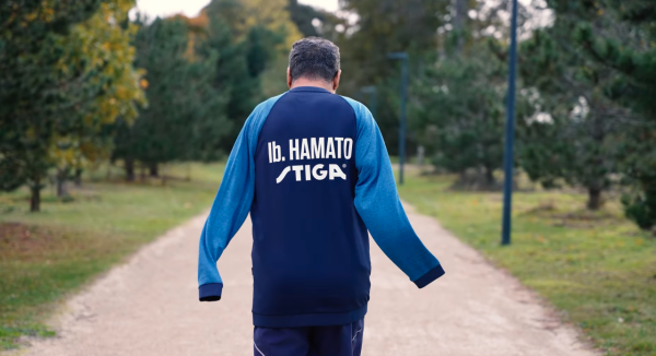 巴黎殘奧|失去雙臂乒乓球選手口持球拍、用腳發球 堅持逾40年三戰奧運