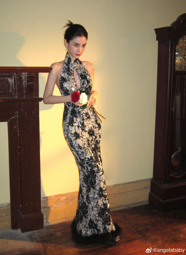 食海底撈巧遇Angelababy 親民舉V合照 意外曝35歲真實容貌 