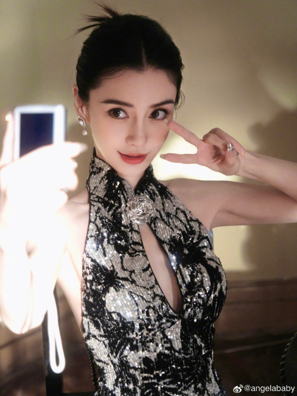 食海底撈巧遇Angelababy 親民舉V合照 意外曝35歲真實容貌 