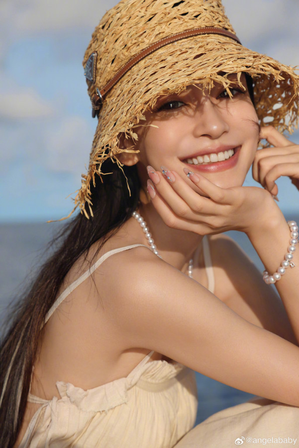 食海底撈巧遇Angelababy 親民舉V合照 意外曝35歲真實容貌 