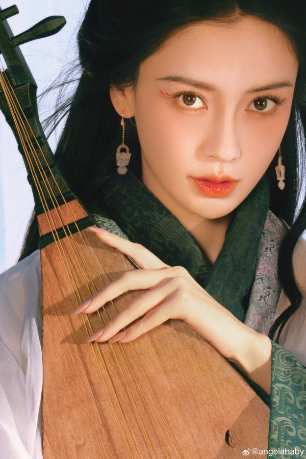 食海底撈巧遇Angelababy 親民舉V合照 意外曝35歲真實容貌 