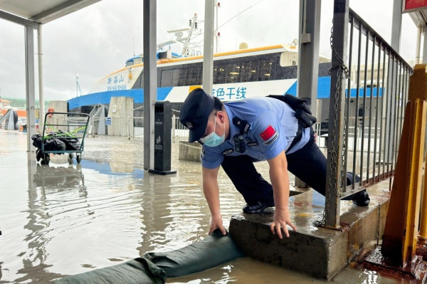颱風摩羯｜深圳口岸/高鐵/港珠澳大橋颱風安排 港珠澳大橋金巴下午7點20分起暫停營運 