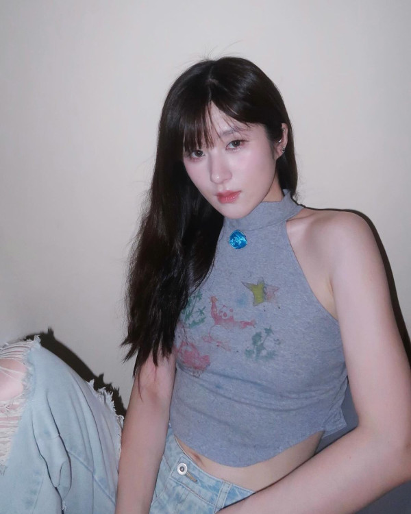 落選港姐遊芬蘭曬紅色火辣泳照 白滑美肌+深長事業線勁吸睛!