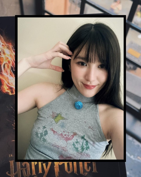 落選港姐遊芬蘭曬紅色火辣泳照 白滑美肌+深長事業線勁吸睛!