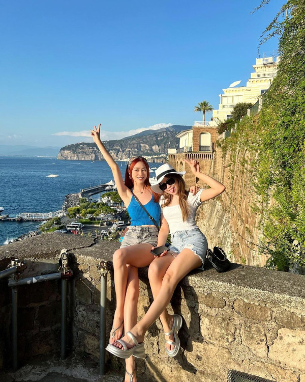 韓妹大學圖書館開色情直播！觀眾課金即場脫衣露乳！ 