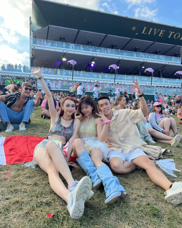 韓妹大學圖書館開色情直播！觀眾課金即場脫衣露乳！ 