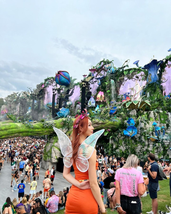 韓妹大學圖書館開色情直播！觀眾課金即場脫衣露乳！ 