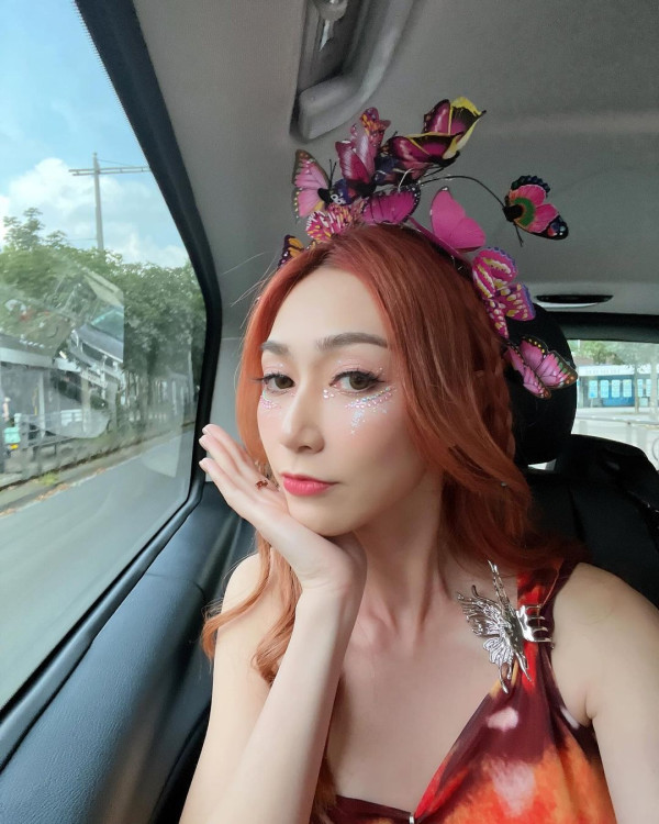 韓妹大學圖書館開色情直播！觀眾課金即場脫衣露乳！ 