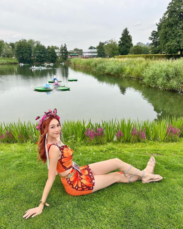 韓妹大學圖書館開色情直播！觀眾課金即場脫衣露乳！ 