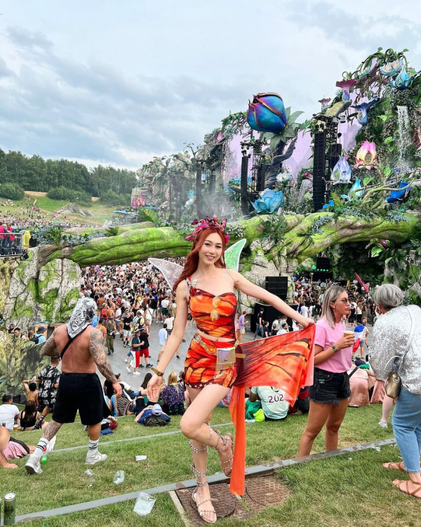 韓妹大學圖書館開色情直播！觀眾課金即場脫衣露乳！ 