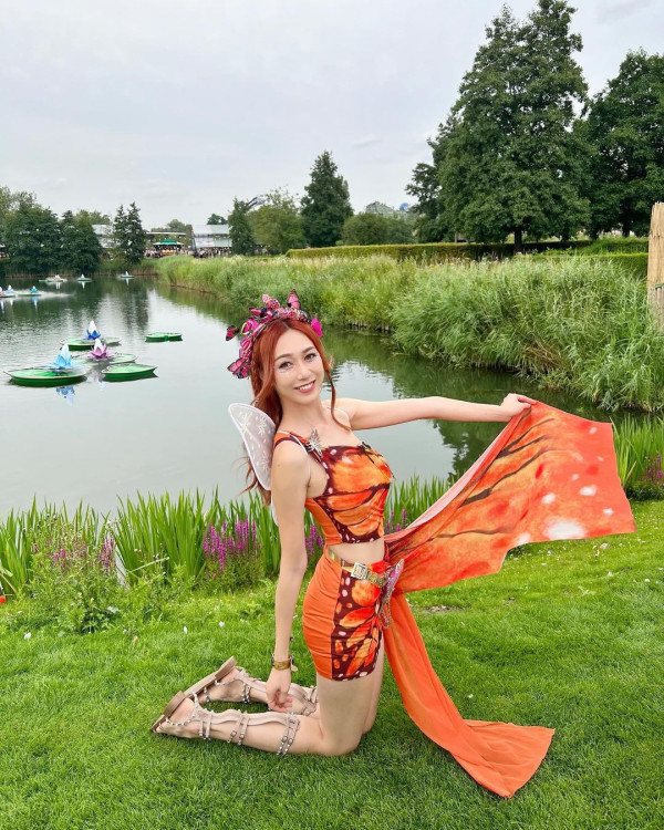 韓妹大學圖書館開色情直播！觀眾課金即場脫衣露乳！ 