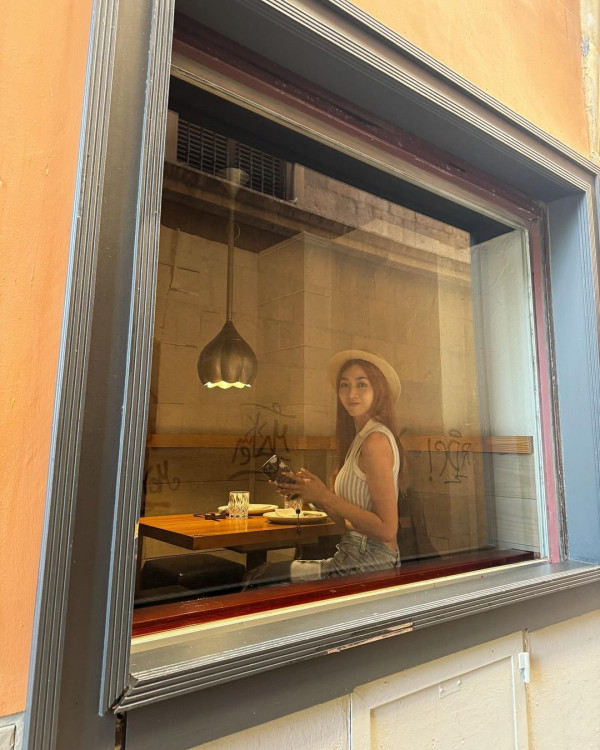 孖機師男友暢遊西班牙歷史建築 簡淑兒曬旅行打卡相：愛上巴塞隆拿 