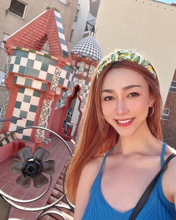 孖機師男友暢遊西班牙歷史建築 簡淑兒曬旅行打卡相：愛上巴塞隆拿 