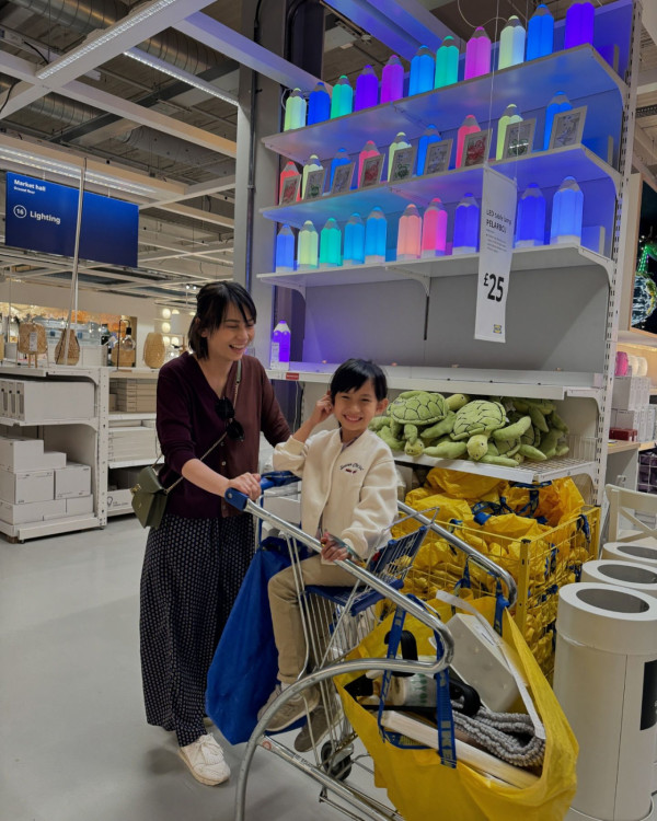 41歲女星與老公英國街頭鬧交 相識25年被狂數三大「罪行」 