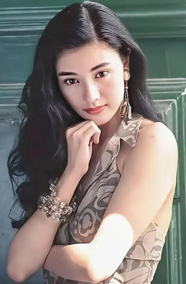 網民嚴選十大90年代最美港星：呢位「星女郎」奪冠軍！張柏芝一原因竟排名第十！