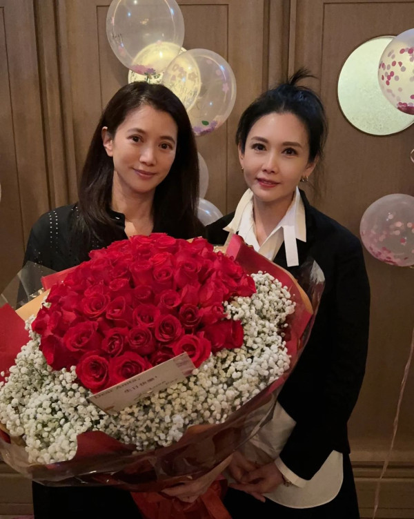 邱淑貞孖兩女兒遊西安顏值超高似三姊妹！沈日Baby fat不再長相更勝家姐沈月！