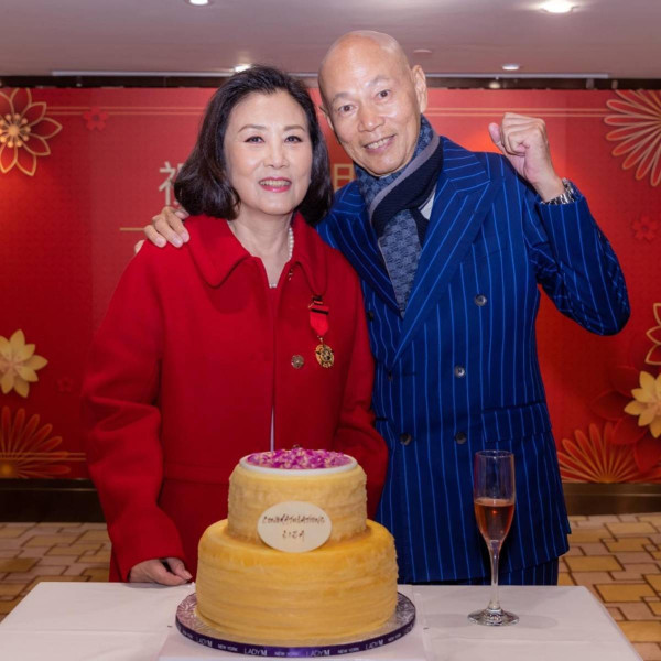 汪明荃與老公羅家英結婚15年，人前人後都非常恩愛，二人不時著GUCCI情侶裝放閃，真係好Sweet呀！來源：IG@wang_liza