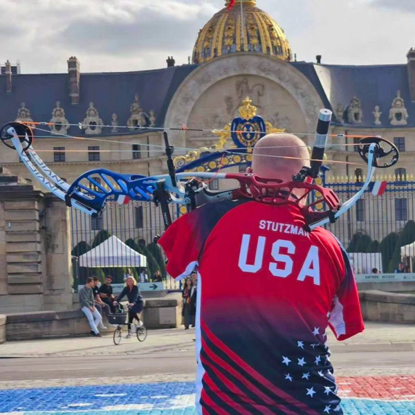 17歲無臂少女Sheetal Devi殘奧摘銅  以雙腳射箭仍百發百中紅心引熱討 