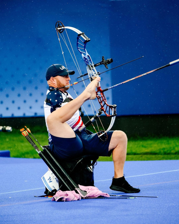 17歲無臂少女Sheetal Devi殘奧摘銅  以雙腳射箭仍百發百中紅心引熱討 