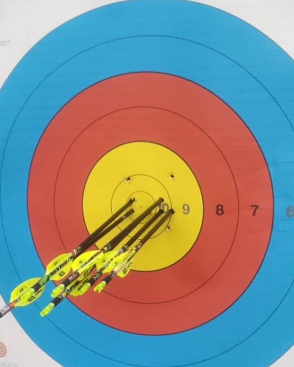 17歲無臂少女Sheetal Devi殘奧摘銅  以雙腳射箭仍百發百中紅心引熱討 