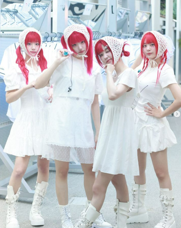 Source: IG@QWER_official