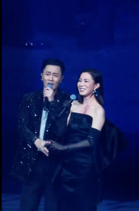 佘詩曼廣州被捕獲真實素顏樣!49歲狀態引網民熱議!