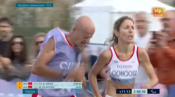 巴黎殘奧｜西班牙視障女跑手一舉動痛失銅牌！終點前伸手扶抽筋領跑員即被取消資格 