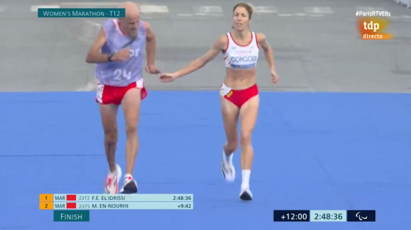 巴黎殘奧｜西班牙視障女跑手一舉動痛失銅牌！終點前伸手扶抽筋領跑員即被取消資格 