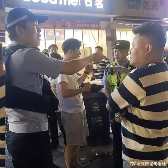 少年剪髮慘被索海鮮價4000元 警察到場1句反問KO老闆 網民激讚超帥 