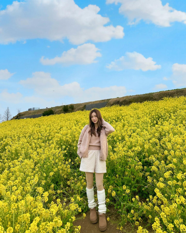 馮素波新加坡旅行曬姊妹合照！網民驚訝餅印細妹神撞樣Anson Lo 