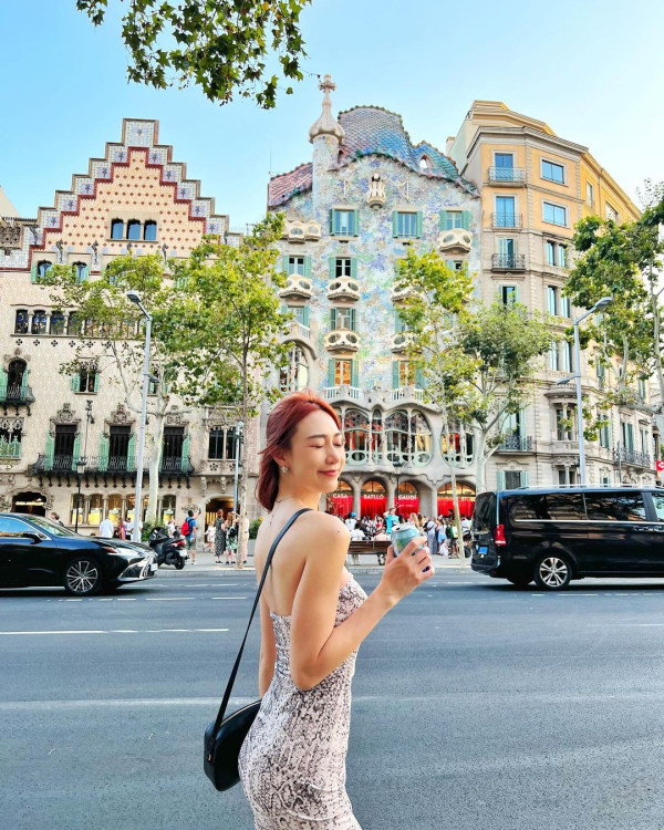 40歲前最上鏡小姐分享移英生活派福利 上圍疑再升cup！迫爆螢幕惹熱議 