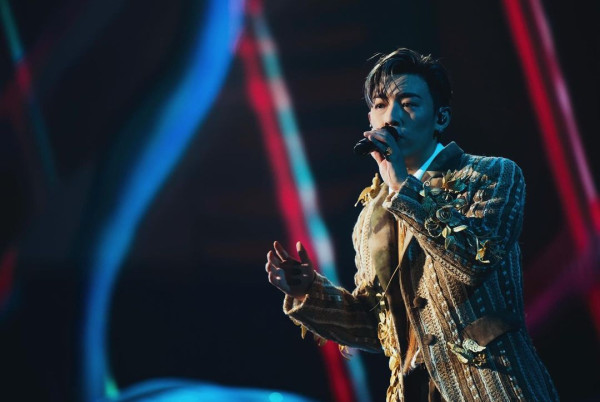 MC張天賦經理人機上掟爆谷 網民反應兩極 鬧爆自製公關災難