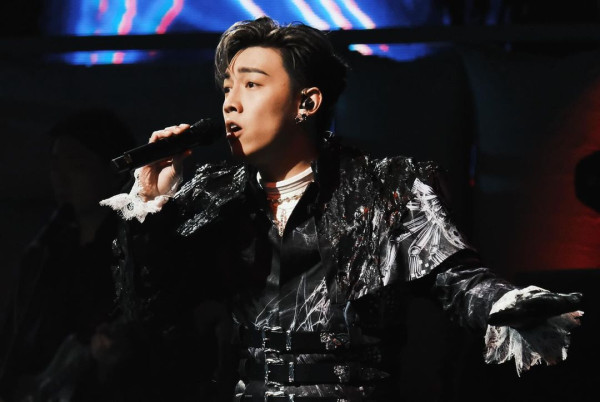 MC張天賦經理人機上掟爆谷 網民反應兩極 鬧爆自製公關災難