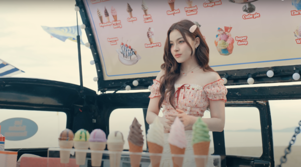 姜濤8號風球下現身機場貴賓室 被網友野生捕獲!惹大批姜糖羨慕