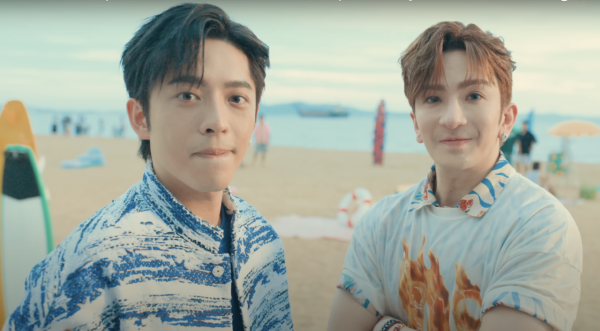 姜濤8號風球下現身機場貴賓室 被網友野生捕獲!惹大批姜糖羨慕