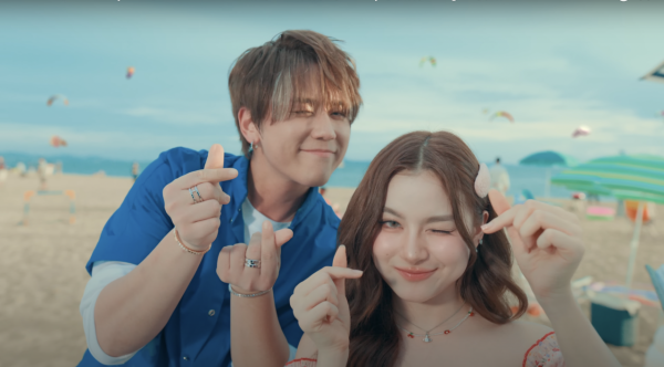 姜濤8號風球下現身機場貴賓室 被網友野生捕獲!惹大批姜糖羨慕