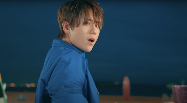 姜濤8號風球下現身機場貴賓室 被網友野生捕獲!惹大批姜糖羨慕