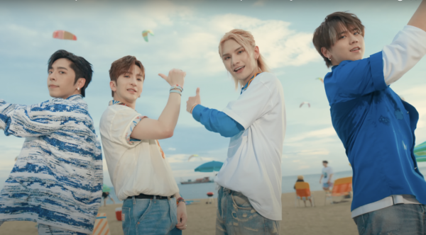 姜濤8號風球下現身機場貴賓室 被網友野生捕獲!惹大批姜糖羨慕