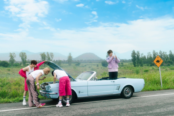 姜濤8號風球下現身機場貴賓室 被網友野生捕獲!惹大批姜糖羨慕