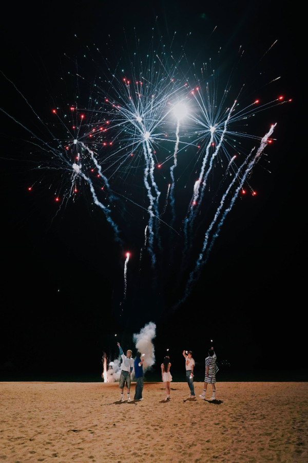 姜濤8號風球下現身機場貴賓室 被網友野生捕獲!惹大批姜糖羨慕