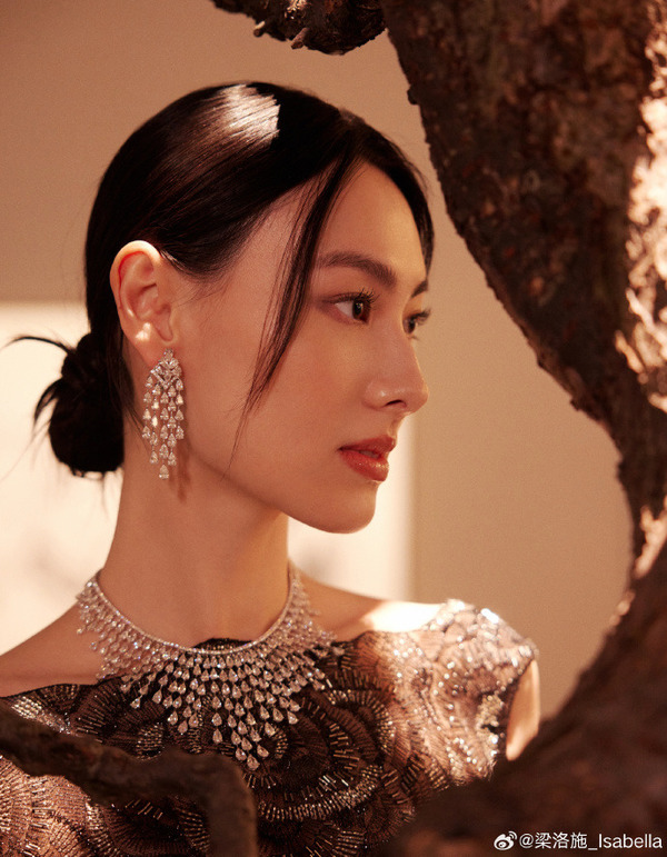 梁洛施與大仔低調現身美國？ 疑似囝囝近照曝光 身高直逼媽咪！ 