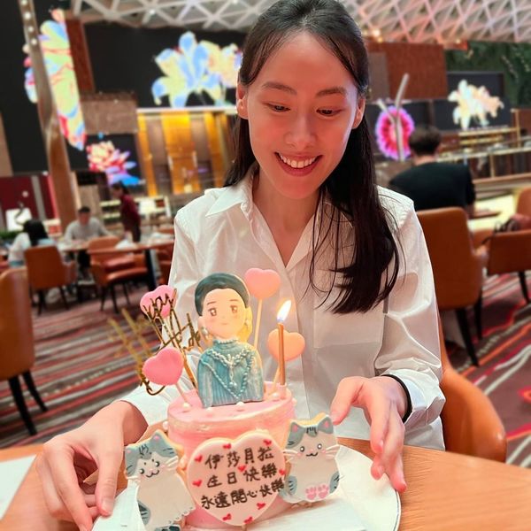 梁洛施與大仔低調現身美國？ 疑似囝囝近照曝光 身高直逼媽咪！ 