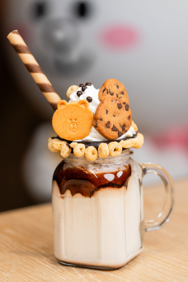 BROWN & FRIENDS CAFE & BISTRO登陸澳門！好玩、好味 LINE FRIENDS好朋友